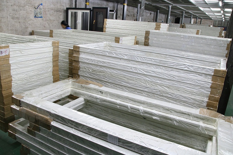 “好酒不怕巷深”-樓上樓門(mén)窗